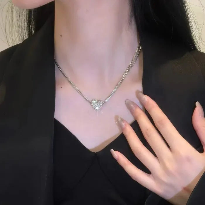 🔥💕 Halskæde med magnetisk hjerte✨ Smukke, kærlighedsinspirerede smykker, der tiltrækker opmærksomhede